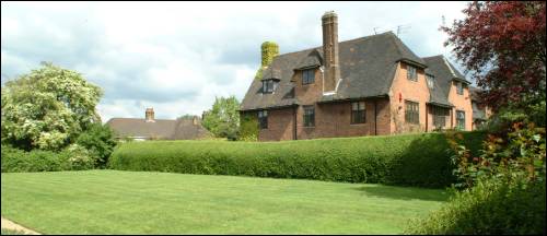 09 Heath Close side view